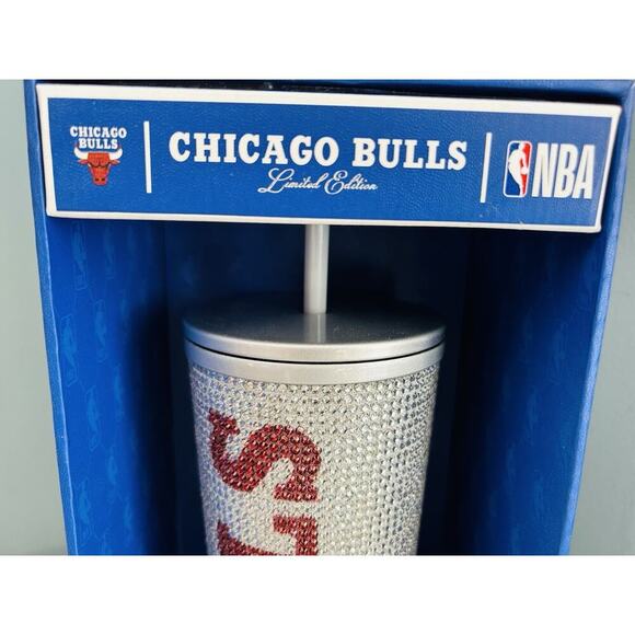 NEW Chicago Bulls Limited Edition NBA Bling Hydrapeak Tumbler 25 oz Rhinestones - Picture 12 of 16
